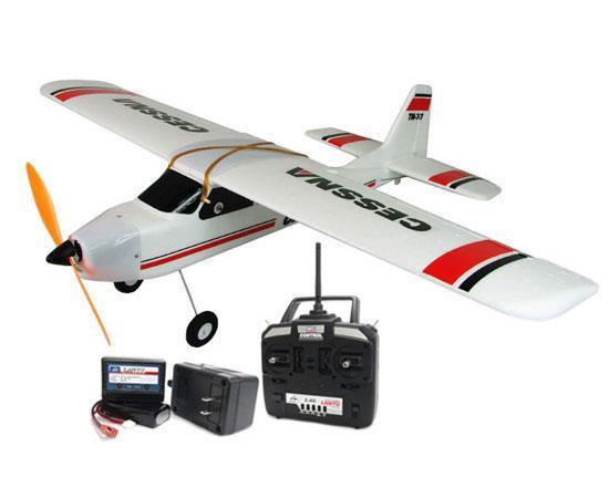 Uživatelská příručka Cessna TW 747 s vertikálním startem Čtyřkanálový řídicí systém Cessna Brushless se vyznačuje skvělou,