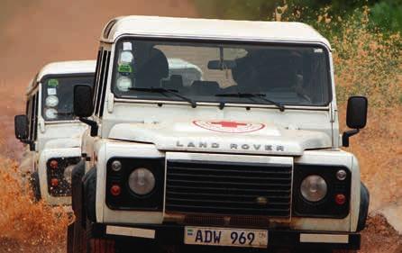 SVĚT ZNAČKY LAND ROVER VENKU ČEKÁ SKUTEČNÝ SVĚT Váš vůz Land Rover byl navržen a vyroben s cílem pomoci vám učinit váš život ještě intenzivnějším.