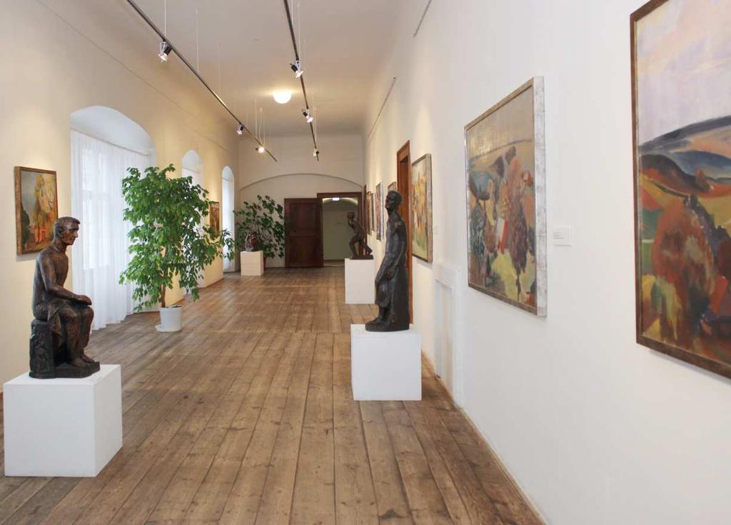 Orlická galerie Orlická galerie (OG) nalézající se v prostorách druhého poschodí Kolowratského zámku v Rychnově nad Kněžnou je od roku 2002 pracovištěm MGOH.