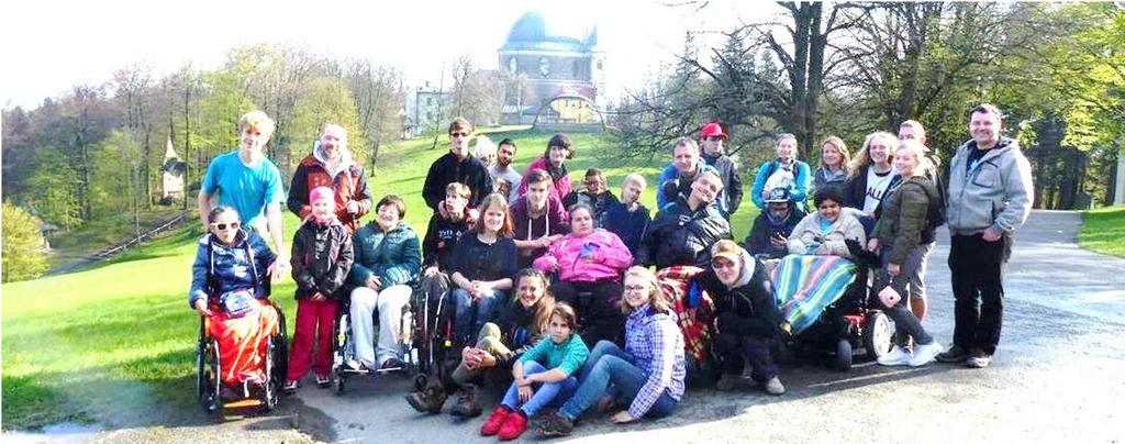 ! Stál tam další vlak, který měl odjezd v 9:23 ze Svinova - a potřebovali jsme na hlavní nádraží!! Museli jsem tam čekat téměř 1 hodinu, než jsme mohli odjet.