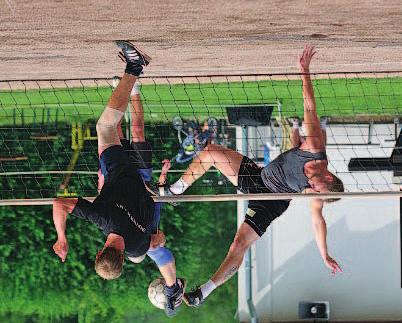 Foto: archiv MČ Praha 14 PRAHA 14, DOMOV SPORTU I SPORTOVCŮ VEDLE BOHATÉ NABÍDKY KULTURNÍHO VYŽITÍ A VOLNOČASOVÝCH AKTIVIT JE PRAHA 14 DOMOVEM CELÉ ŘADY SPORTOVNÍCH KLUBŮ, KTERÉ NABÍZEJÍ REKREAČNÍ,