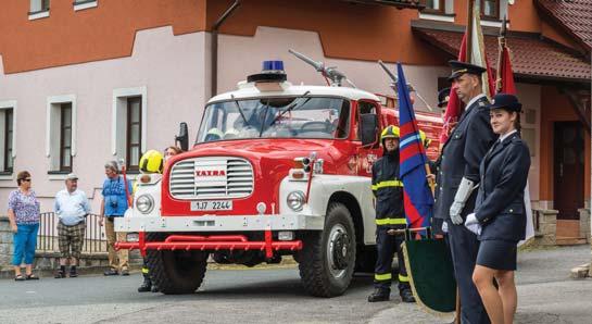 V hasičské zbrojnici zároveň probíhala výstava fotografií z historie a současnos především SDH Lísek.
