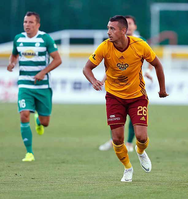 28 FORTUNA:LIGA FORTUNA:LIGA 29 CELKOVÁ TABULKA # MUŽSTVO Z V R P S B 1. Slavia Praha 18 15 1 2 46:16 46 2. Plzeň 18 13 3 2 27:14 42 3. Jablonec 18 10 3 5 38:16 33 4. Ostrava 18 10 3 5 25:15 33 5.