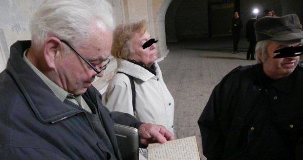 do Domova, požádejte o pomoc nejbližší osobu, kterou potkáte, Řekněte