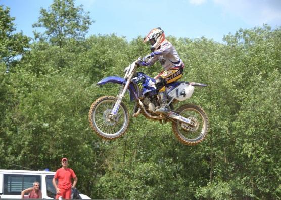 Já sám jezdím motocross závodně. Ale aby bylo možné tento sport dělat závodně, měl by se mu jezdec věnovat od nejútlejšího dětství. Tento sport je náročný jak fyzicky, tak i finančně.