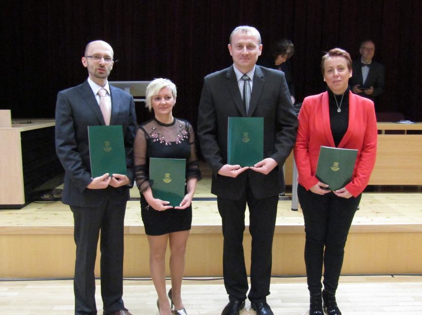 Ředitel ÚOM je předsedou Dozorčí rady Komory soudních znalců České republiky a řeší praktickou problematiku znalecké činnosti.