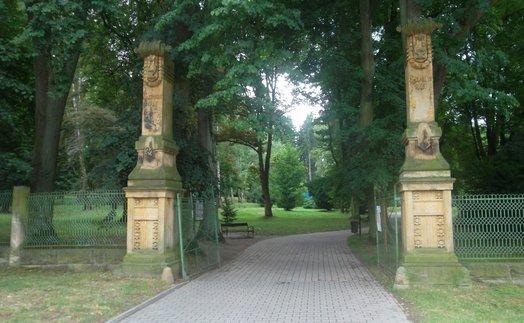 ZHOTOVENÍ NOVÉ VSTUPNÍ SEVERNÍ BRÁNY DO SMETANOVÝCH