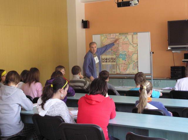 Beseda s cestovatelem p. Sobotou na téma Afrika Dne 9. 4. 2010 proběhla na naší škole beseda s cestovatelem p. Sobotou. Besedy se účastnily 6. a 7. ročníky v celkovém počtu 90 žáků.