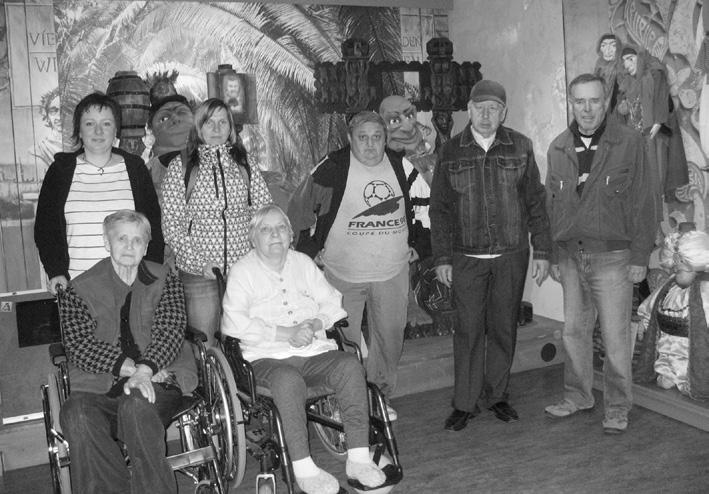 Zpravodaj Číslo 4/2011 m ě s t s k ý ú s t a v s o c i á l n í c h s l u ž e b m ě s t a p l z n ě Muzeum loutek Dne 13.4.2011 jsme poprvé podnikli výpravu do Muzea loutek na plzeňském náměstí.