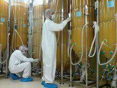 Některé lidské proteiny produkované suspenzními rostlinnými kulturami terapeutický rostlina výtěžek Typ produkce promoter rok protein mg/l alfa-antitrypsin rýže 247 sekrece RAmy3D 2005 lidský růstový