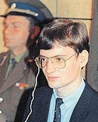tehdy neúspěšně jednali o likvidaci jaderných zbraní. Rodičům Rust řekl, že vyrazí získat letecké zkušenosti na sever Evropy.