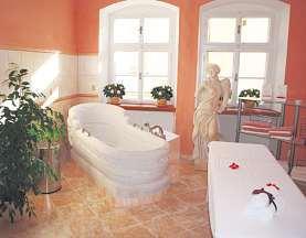 LÁZNĚ LIBVERDA,a.s. Lázně Libverda 82, 463 62 Hejnice Tel.: +420482 368100-102, 731 957 326 info@lazne-libverda.cz LÁZNĚ LIBVERDA, a.s. jsou lázeňským komplexem ležícím ve stejnojmenné obci v údolí Jizerských hor.
