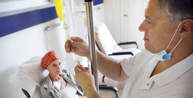 INDIKACE VISIPAQUE je rentgenová kontrastní látka používaná u dospělých pro angiografii srdce a mozku (konvenční i intraarteriální DSA), periferní arteriografii (konvenční i intraarteriální DSA),