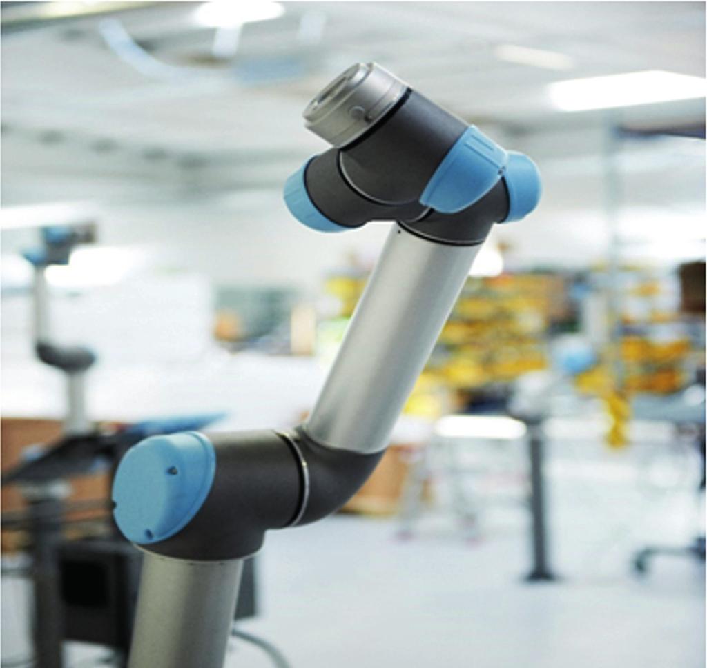 Universal Robots Automatizace (nejen) vstřikovacího procesu pomocí kolaborativního robotu Universal Robots 119 Co je kolaborativní robot? Proč je tato cesta budoucnost?