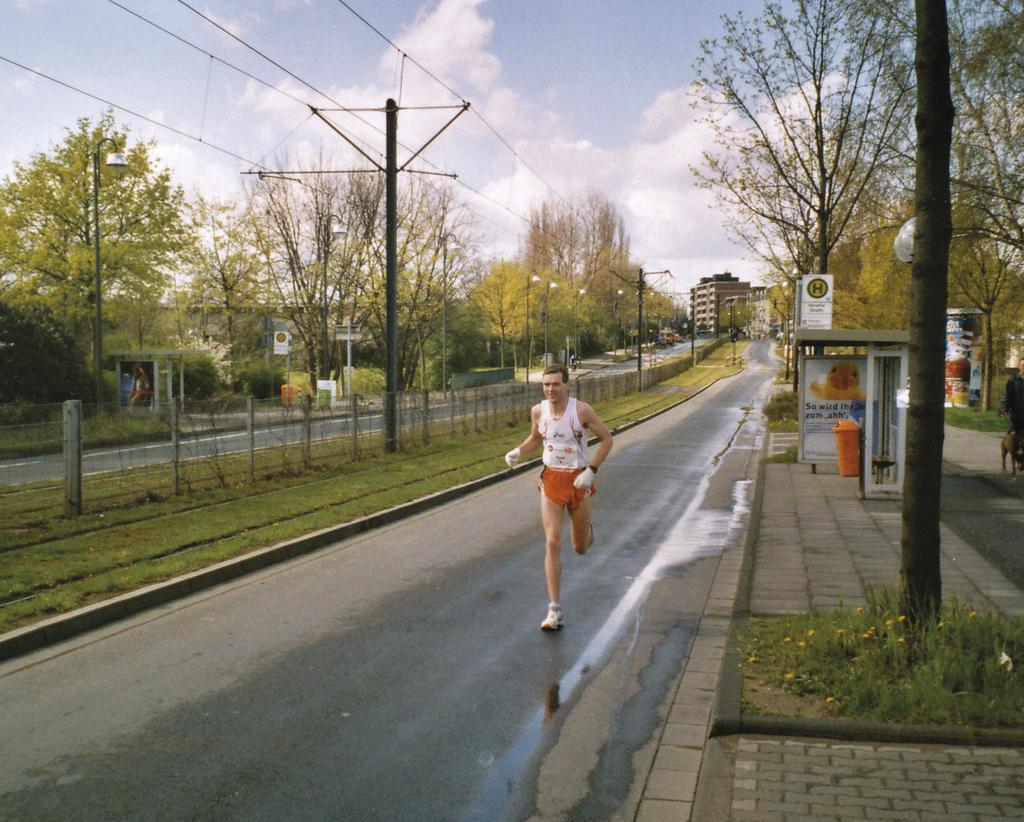 FOTO: ARCHÍV PAVLA NOVÁKA FOTO: ARCHÍV PAVLA NOVÁKA vlastním silám. Osobně jsem si pomáhal myšlenkou, že bude stačit, když budu držet tempo a půjdu dopředu.