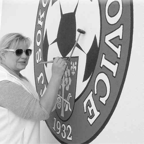 Podle všeho se hned tak zavírat nebude, nový nájemce za nájem platí symbolickou korunu. fotbalistům i návštěvníkům, připomněl Aleš Richtr, starosta Huštěnovic.