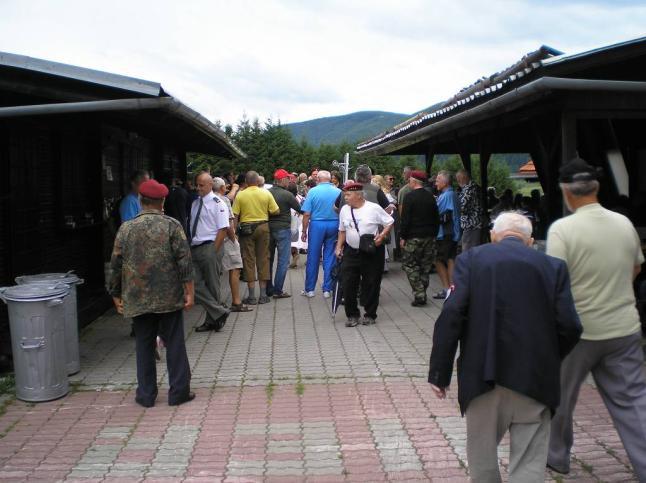 pozreli Slovenský Betlehem vytvorený rezbárom majstrom Jozefom Pekarom.