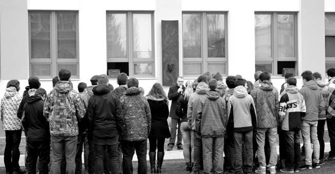 nejen vyučovací proces tvoří školu Ministerské ocenění Máte v rukou výroční zprávu, která je plná úspěchů žáků školy. Jsem ráda, že se můžeme pochlubit ještě jedním, velmi významným a cenným úspěchem.