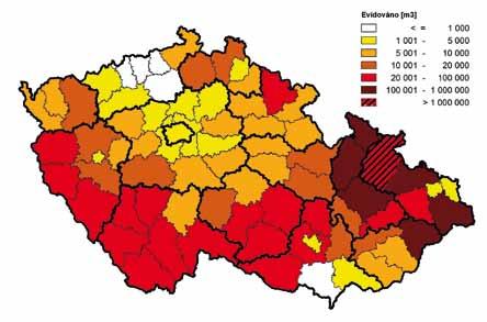 Množství evidovaného borového dříví napadeného podkorním hmyzem v roce 2016 bylo 10,6 tis. m 3, což představuje obdobnou hodnotu jako v roce 2015, kdy bylo evidováno 9,3 tis. m 3. Podkorní hmyz na ostatních dřevinách (např.