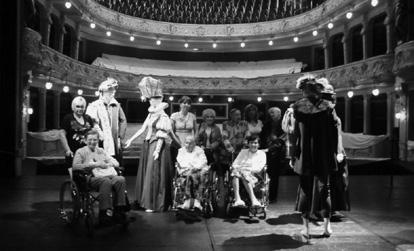 Tyla tvoří čtyři umělecké soubory, které v průběhu sezóny nabízejí divákovi více než čtyři desítky divadelních titulů všech žánrů. Začátek letošní sezóny byl např. zasvěcen 15.