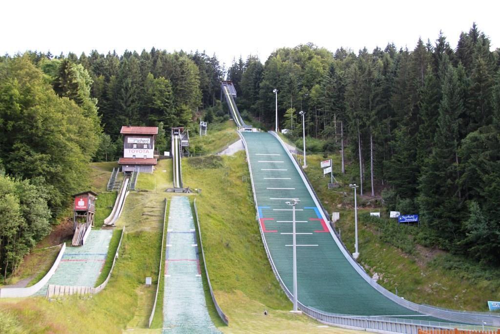 Štursovo vítězství v německém Breitenbergu Sakala 5. Foto: Areál můstků s umělou hmotou v Breitenbergu (GER) O víkendu 12. a 13.