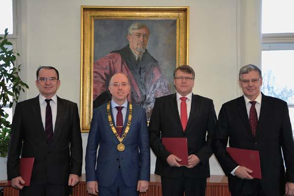 diu na Vysokou školu veterinární v Brně, obor veterinární lékařství. Studium tohoto oboru úspěšně ukončil v roce 1993.