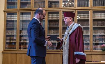 ledna. V úterý odpoledne pak převzali rektoři jmenovací dekrety z rukou ministra školství Roberta Plagy. Jmenovací ceremoniál proběhl ve Vlasteneckém sále Univerzity Karlovy v Karolinu.