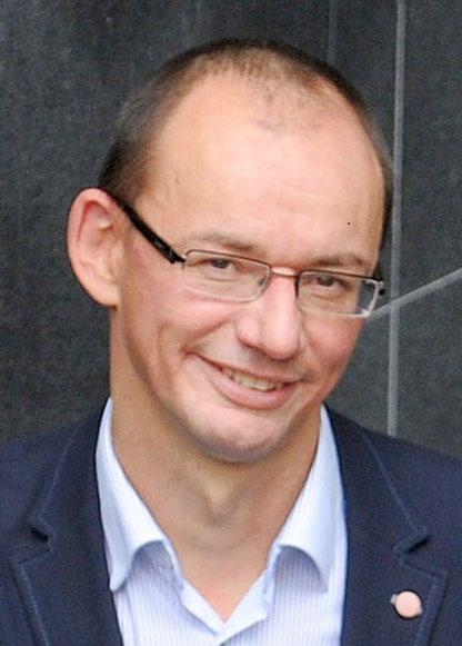 PhDr. Ondřej Neumajer, Ph.D. Ondřej Neumajer se dlouhodobě zabývá využíváním digitálních technologií ve vzdělávání a vzdělávacími inovacemi.