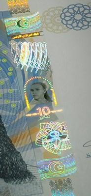 Díky vysoce inovativnímu aplikačnímu vybavení lze pásy KINEGRAM aplikovat kdekoli na bankovce.