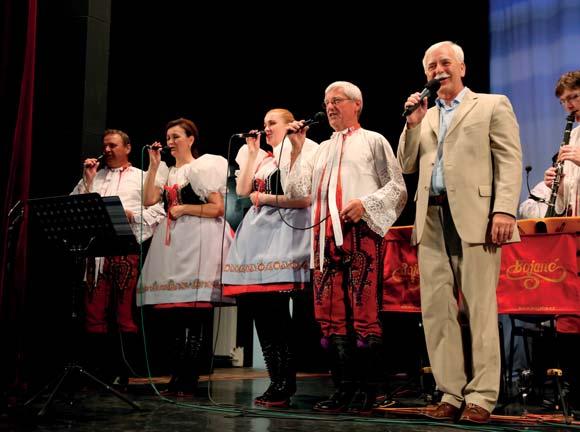 Prostor ukázky a zázemí Slovácké chalupy, která posloužila jako štáb německé armády, si pochvalovali také samotní účastníci bitvy. Iluze návratu do roku 1945 byla téměř dokonalá.