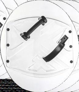 Mechanické vlastnosti štítu pravidelně testujeme v akreditované zkušební laboratoři ITC Zlín. Vnitřní ergonomicky tvarovaná deska účinně tlumí údery.