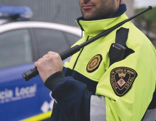 Krátce poté, v roce 1996, začala firma s výrobou širokého sortimentu profesionálních obranných prostředků.
