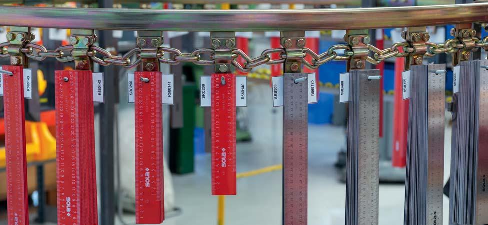 ÚHELNÍKY/PRAVÍTKA MATERIÁL/PROVEDENÍ Pro úhelníky SOLA se používají pouze ty nejkvalitnější materiály. Naše vysoké standardy kvality platí jak pro použité materiály, tak pro přesnost měření.