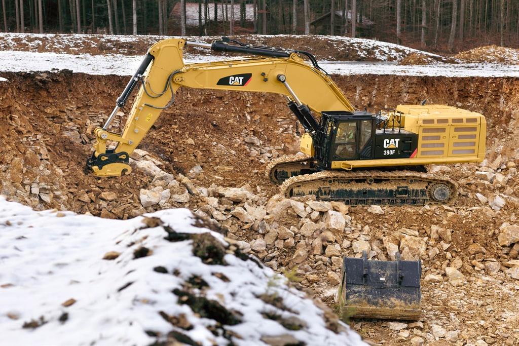 Odolné pákové mechanismy Možnost provádění prací daleko od stroje i v těsné blízkosti Výložníky, násady a pákový mechanismus lopaty pro každou práci Stroj 390F L je nabízen se širokou řadou výložníků