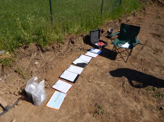 ARS 004 /2015 k. ú. Habrovice (ppč. 271/25), okr. Ústí nad Labem liniový záchranný archeologický výzkum při rekonstrukci kanalizace. Vedoucí výzkumu: Mgr. L. Rypka (Muzeum města Ústí nad Labem) asistent Mgr.