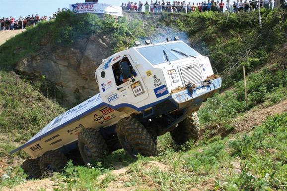 Michalu Ingrovi s Tomášem Ingrem (354) se podařilo i z této šlamastiky dostat a IVECO