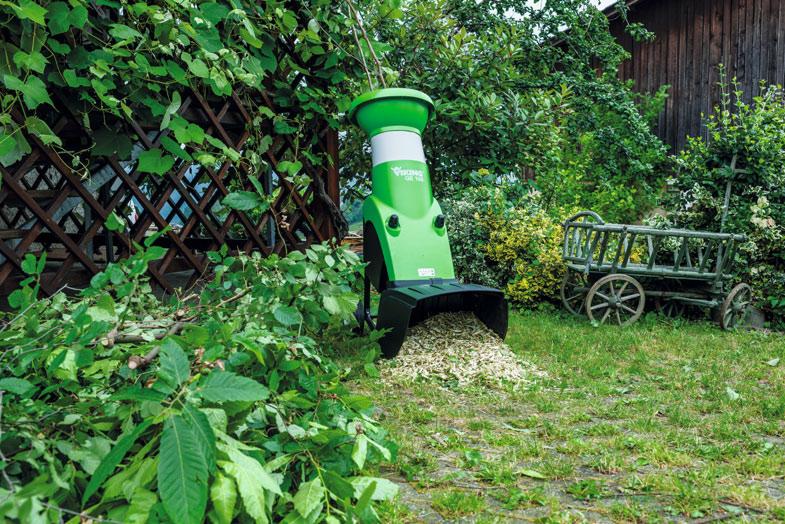 Pokud ano, vybírejte především mezi modely s elektrickým motorem. Pokud ne, jsou pro vás tou správnou volbou stroje vybavené benzinovým motorem. Pomůcku k výběru naleznete na pravé straně.