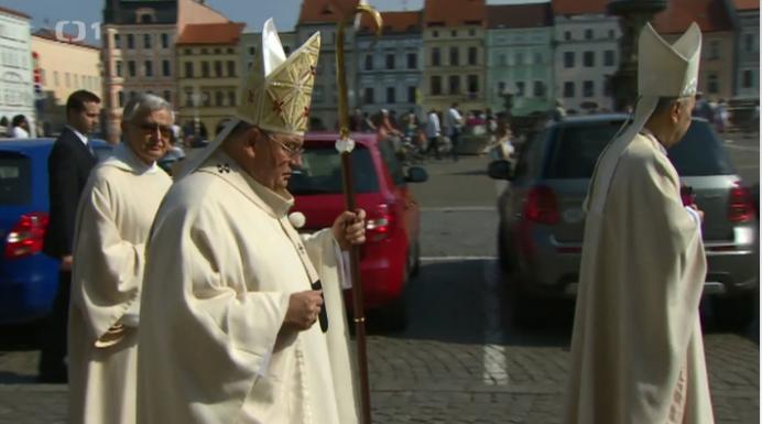 Zobrazení skloněné hlavy konotuje starosti.