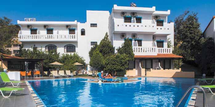 Dítě výhodná cena Pro rodiny s dětmi Oblíbené Rezervujte včas Svozy na/z letiště Myrtis Hotel Polopenze KRÉTA PLAKIAS Menší hotel stojí v mírném svahu pár metrů od centra městečka Plakias.
