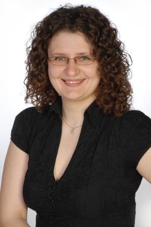 Mgr. Zuzana Ježková zástupkyně ředitele, projektová manažerka a lektorka, koučka Po celý rok 2016 na mateřské dovolené.