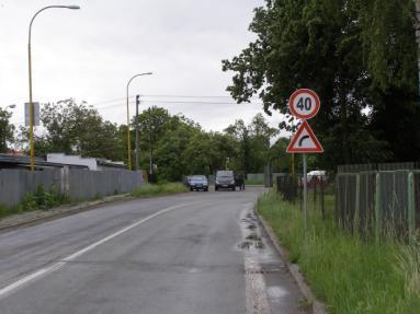 km 23,800 obec Vojčice (IVSC KE KE kraj, okres Trebišov) pri priechode pre chodcov pri kostole v