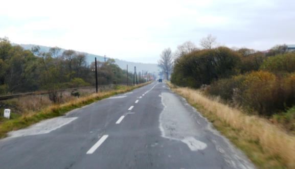 značku IS 32 a kilometrovnik, treba túto značku opätovne osadiť na stĺpik.
