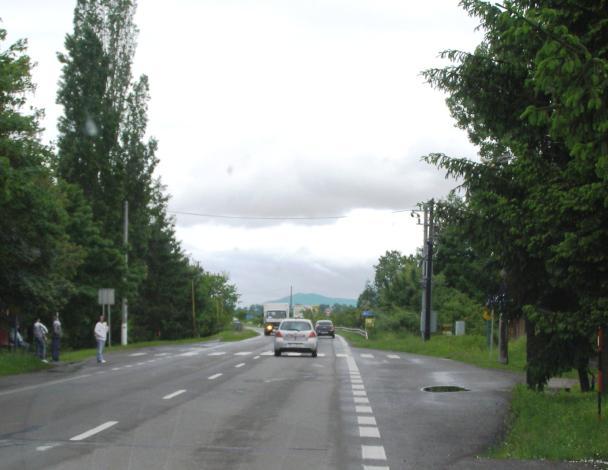 odporúčame osadiť doplnkovú tabuľku E 2-25 m.