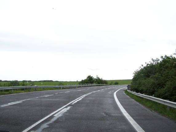 Výsledky kontroly zrozumiteľnosti, úplnosti a kvality dopravného značenia 8 v smere hraničný priechod Vyšné Nemecké pred odbočkou do obce Vyšné Nemecké chýba DZ P6 - križovatka v smere od hraničného