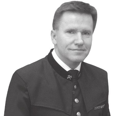 Úvodní slovo předsedy představenstva Vážené kolegyně, vážení kolegové, obchodní přátelé, každá výroční zpráva je dokumentem shrnující v základních bodech činnost společnosti v daném roce.