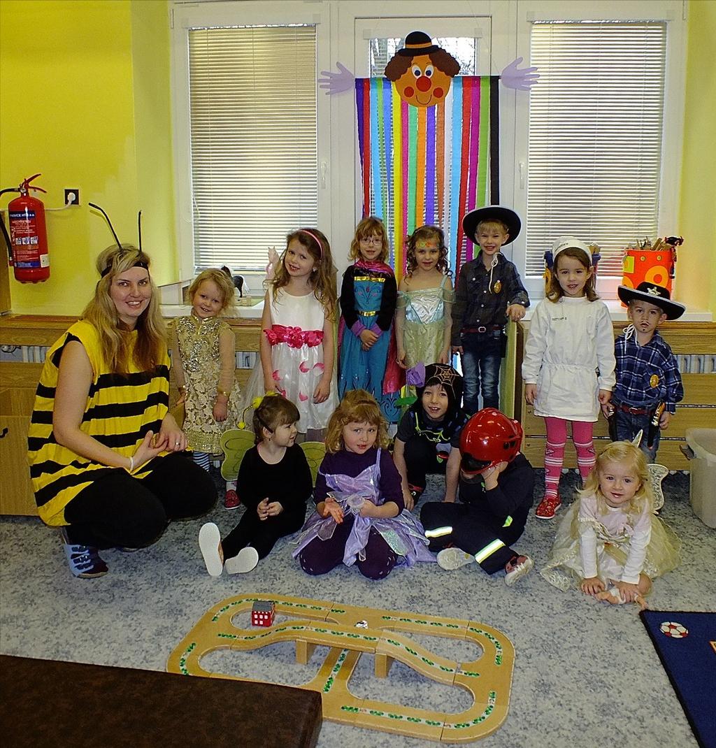 LESKOVECKÝ ZPRAVODAJ Co je nového v mateřské škole Karneval v mateřské škole Zima byla letos opravdu kouzelná. Užili jsme si spousty sněhu, sáňkování i koulování.