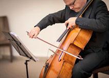 zpravodajství Ivo Kahánek pokřtil nové piano virtuosním stylem Ve středu 14. února zažilo Atrium na Žižkově nevšední a velkolepou událost. Slavnostní křest nového piana Steinway and Sons.