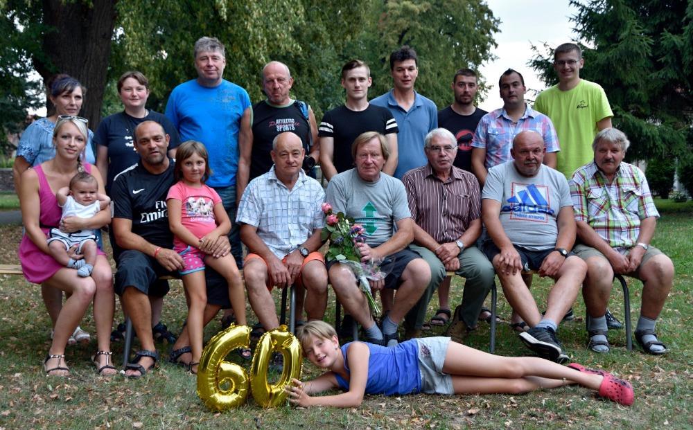 Narozeniny samozřejmě oslavil i Jaroslav Konečný, bratr našeho starosty a u této příležitosti obdržel od Krajského sdružení hasičů Čech, Moravy a Slezska Čestné uznání. Blahopřejeme.