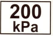 Samolepka uvádí maximální hodnotu tlaku v pneumatice řídící oje Samolepka označuje