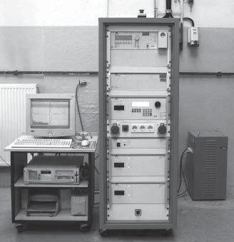 b) Laboratoř elektromagnetické odolnosti (EMS) Provádí akreditované zkoušky proti působení: elektrostatického výboje, vf elektromagnetického pole, rychlých přechodových jevů, rázového impulzu,